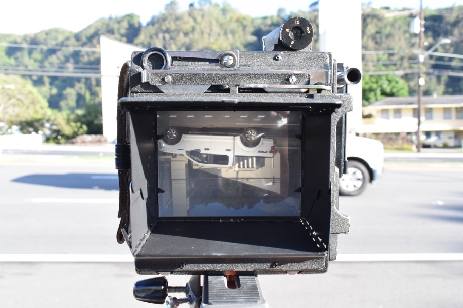 Inverted image on focusing screen